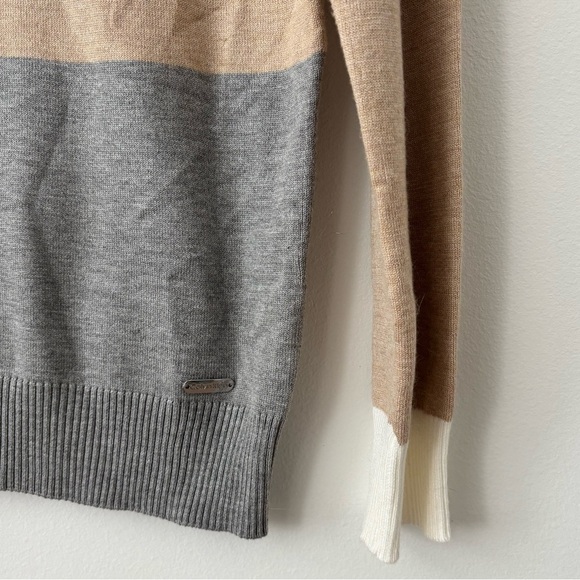 Calvin Klein Women’s Colorblock Turtleneck Sweater - Picture 4 of 5
